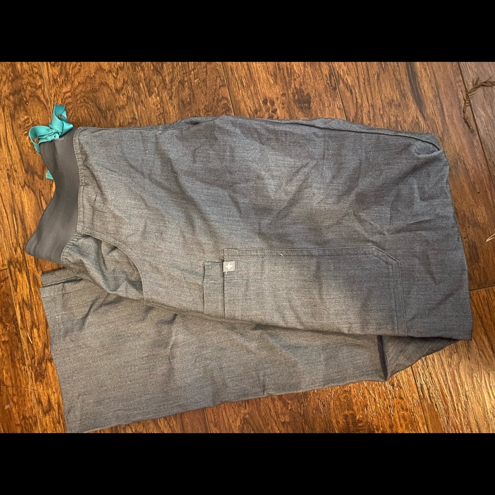 figs scrub pants